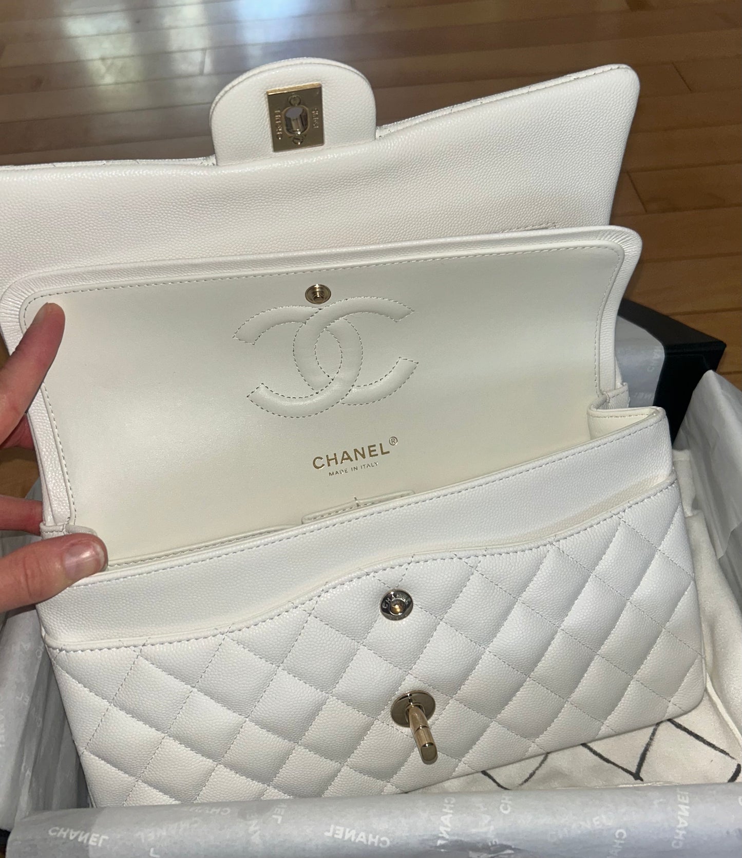 Chanel Medium Double Flap Quilted Caviar White / Light Gold Hardware