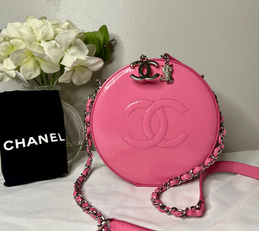 CHANEL CC Round As Earth Patent Leather Crossbody Bag Pink