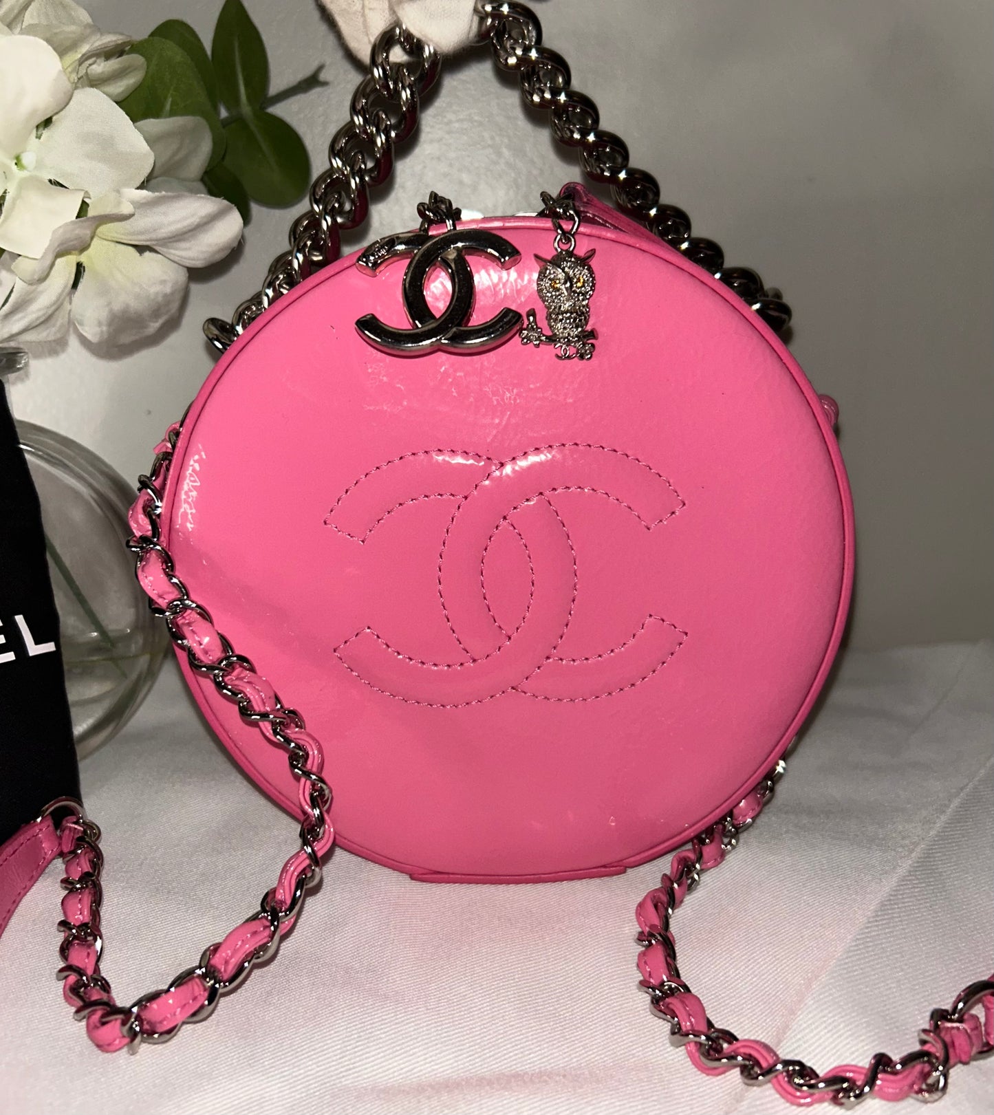 CHANEL CC Round As Earth Patent Leather Crossbody Bag Pink