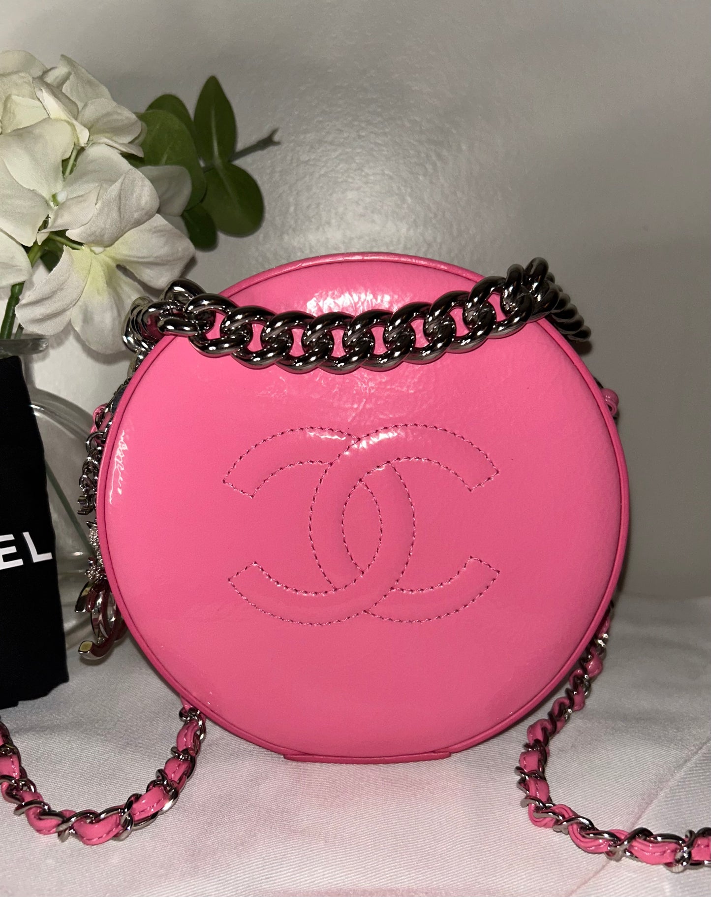 CHANEL CC Round As Earth Patent Leather Crossbody Bag Pink