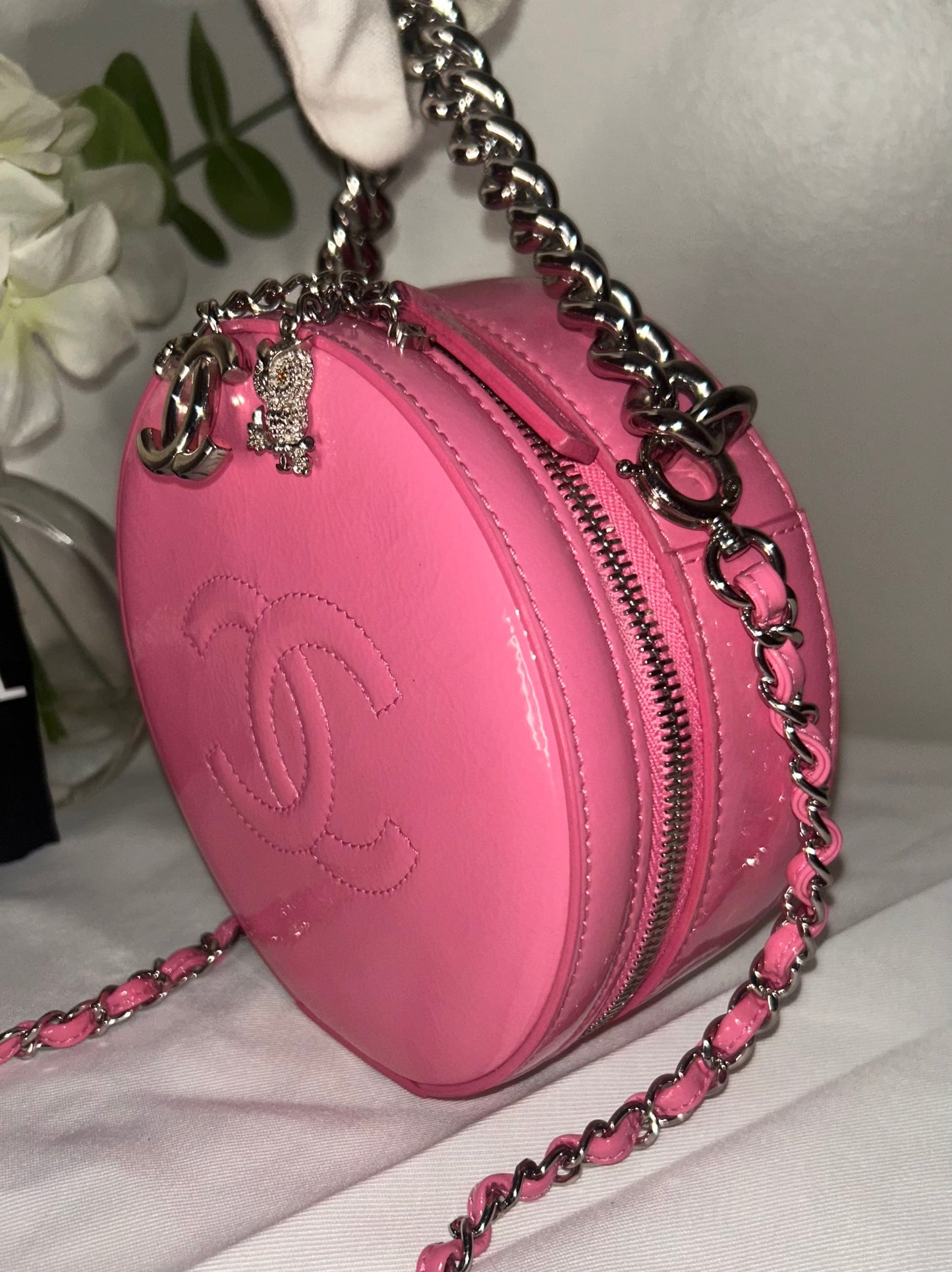 CHANEL CC Round As Earth Patent Leather Crossbody Bag Pink