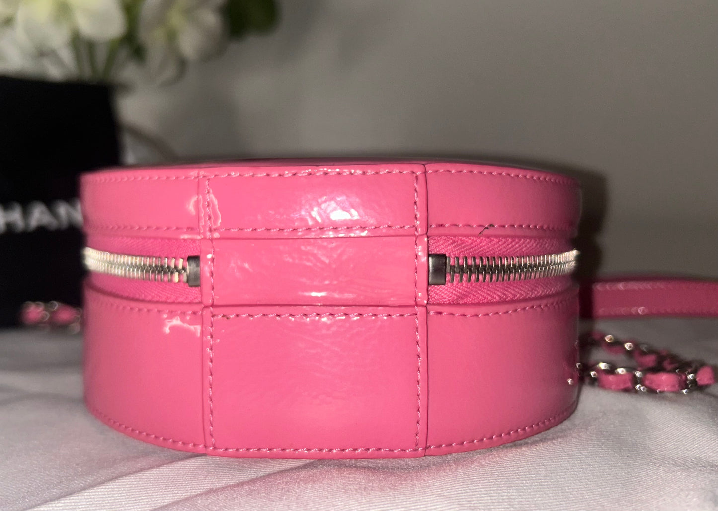 CHANEL CC Round As Earth Patent Leather Crossbody Bag Pink