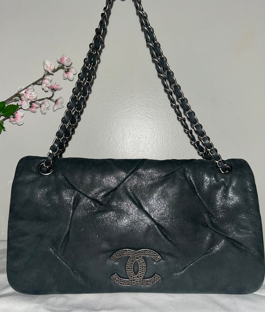 CHANEL Iridescent Calfskin Glint Large Flap Bag Charcoal Dark Grey