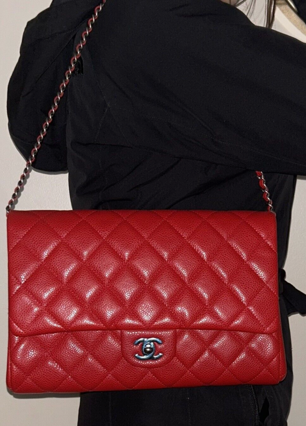 NEW ! CHANEL Classic CC Quilted Single Flap Shoulder Bag Caviar Leather Red