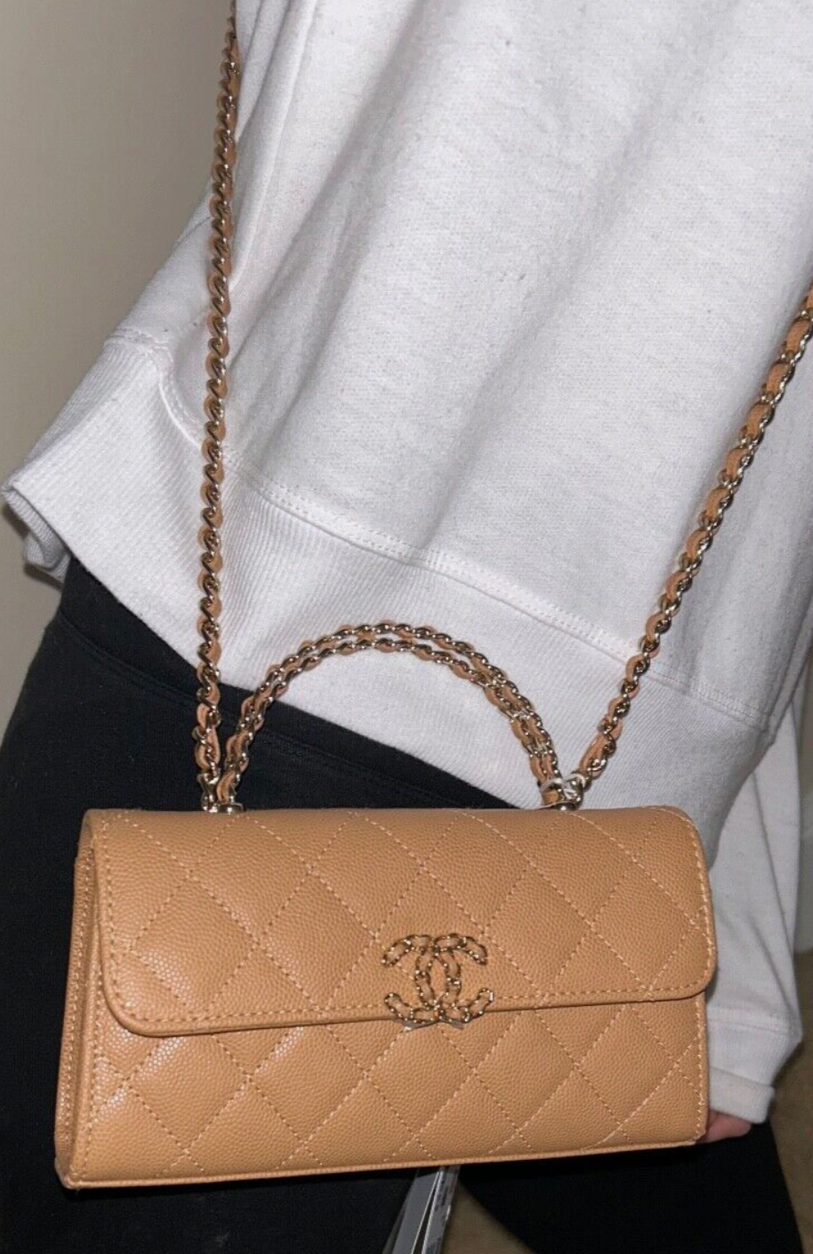 CHANEL 23P Caviar Quilted Phone Shoulder Bag Chai/Gold Hardware