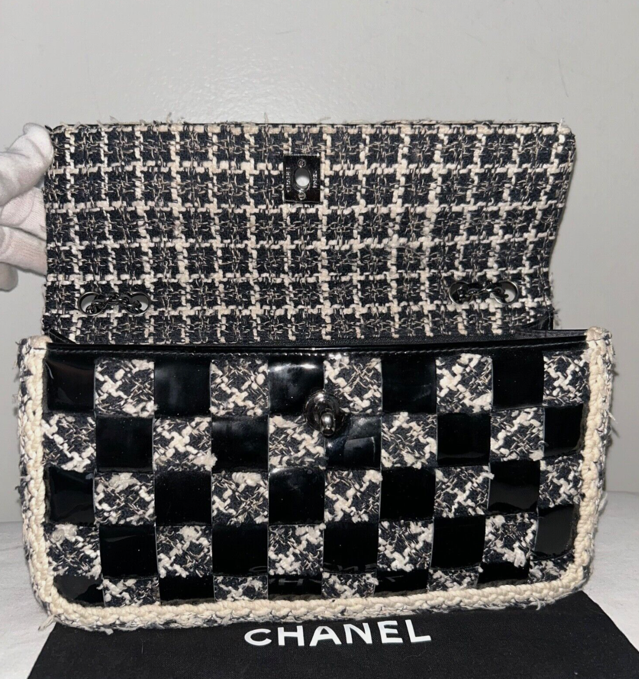 CHANEL CC Tweed & Patent Leather Woven Check Medium Shoulder Bag Black/Cream