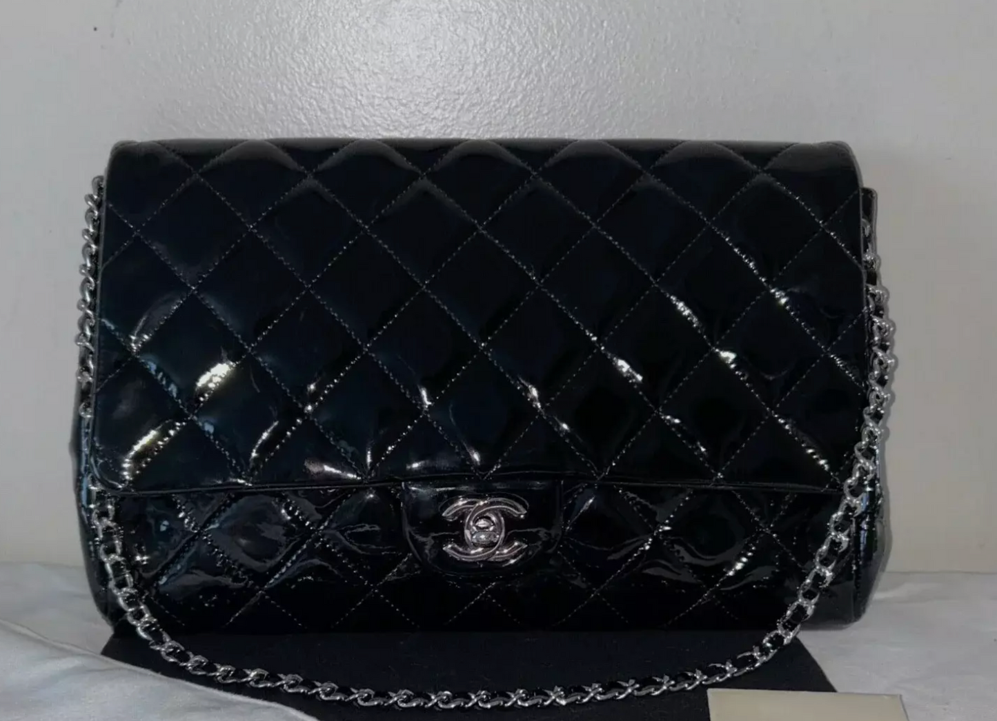 CHANEL Classic Quilted Flap Shoulder Bag Patent Leather Black