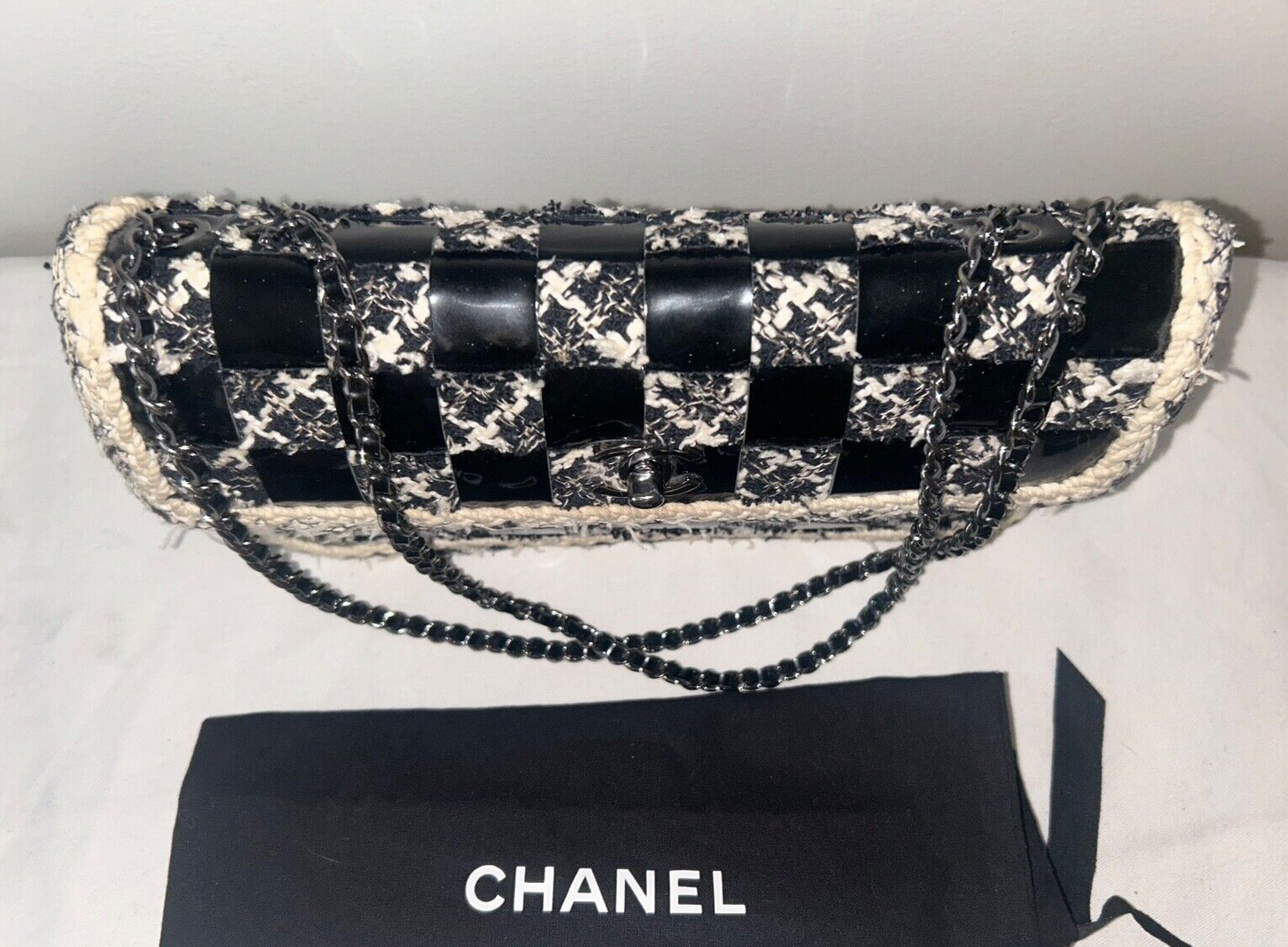 CHANEL CC Tweed & Patent Leather Woven Check Medium Shoulder Bag Black/Cream