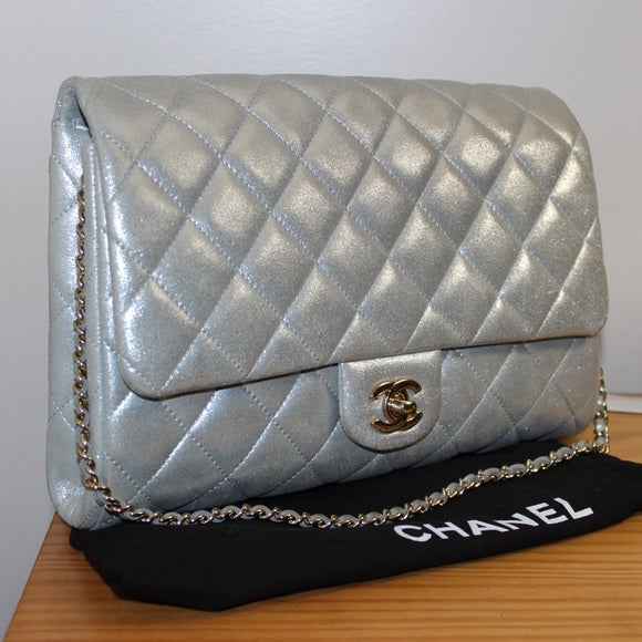 CHANEL CC Quilted Pearlescent Leather Shoulder Bag Silver/Gold