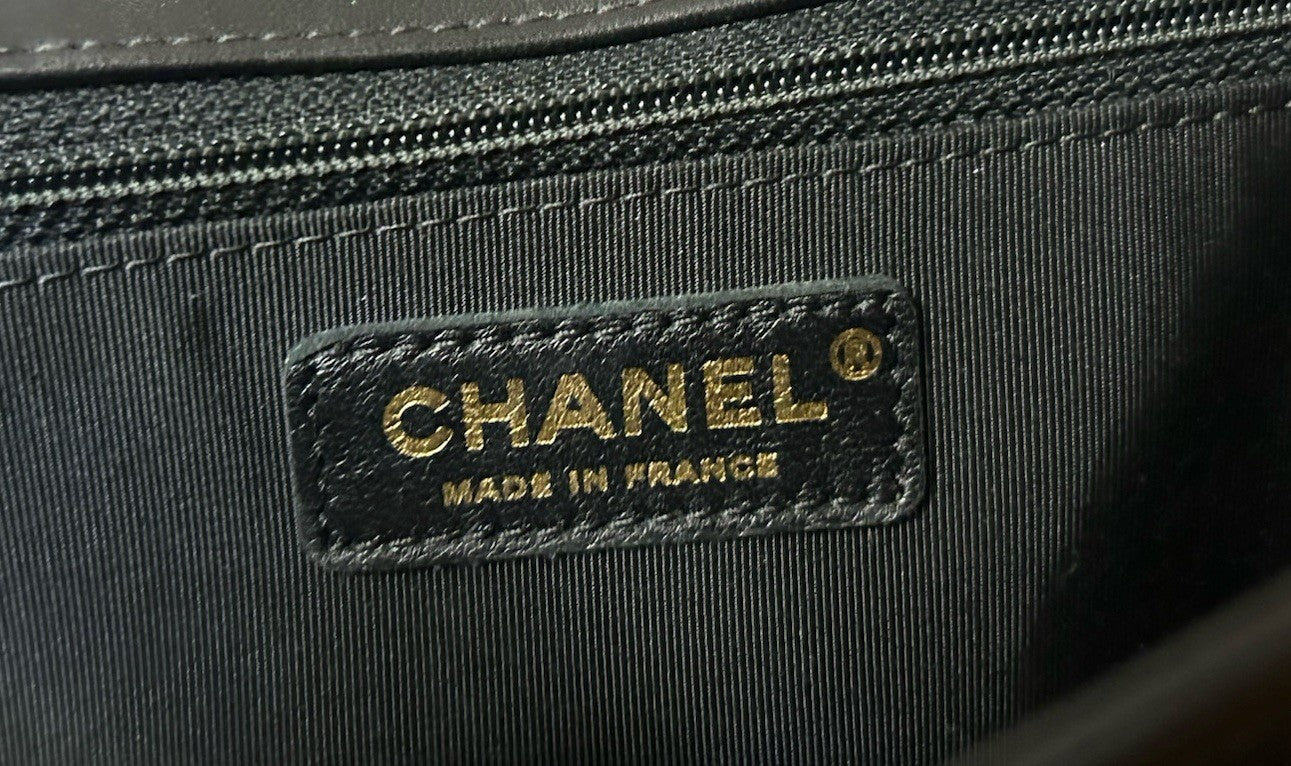 CHANEL Boy New Medium Flap Bag Quilted Patent Leather Black / Light Gold HW