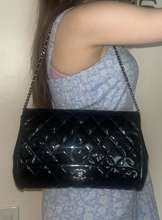 CHANEL Classic Quilted Patent Leather Single Flap Shoulder Bag Black