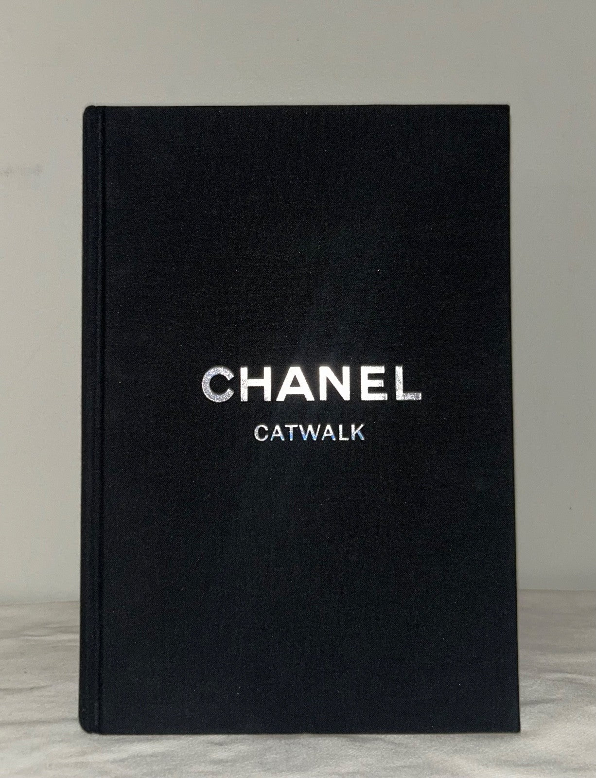 CHANEL CATWALK The Complete Collections Hardcover Coffeetable Book