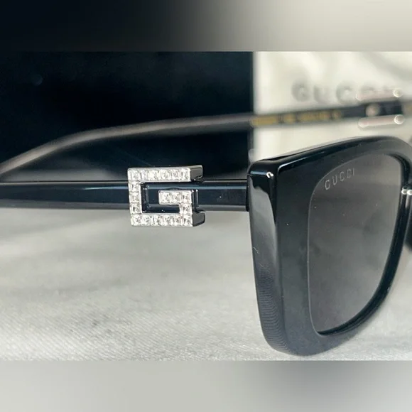 NEW! GUCCI Cat Eye Crystal Logo Sunglasses Shiny Black GG1681S