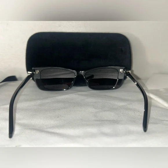 NEW! GUCCI Cat Eye Crystal Logo Sunglasses Shiny Black GG1681S