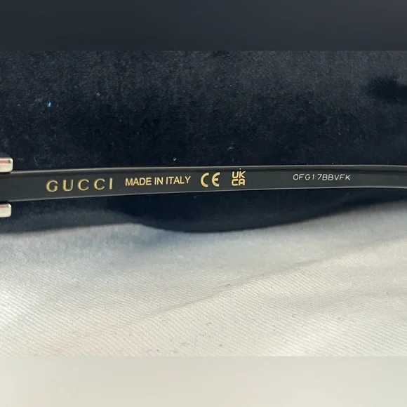 NEW! GUCCI Cat Eye Crystal Logo Sunglasses Shiny Black GG1681S