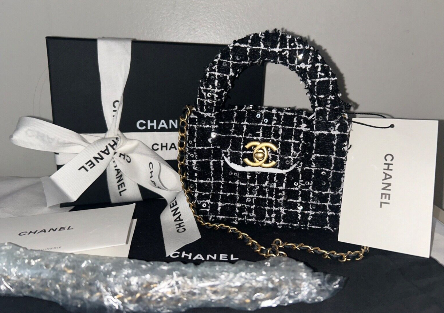 CHANEL 24P Nano Kelly Top Handle Shopper Black/White Sequin & Tweed