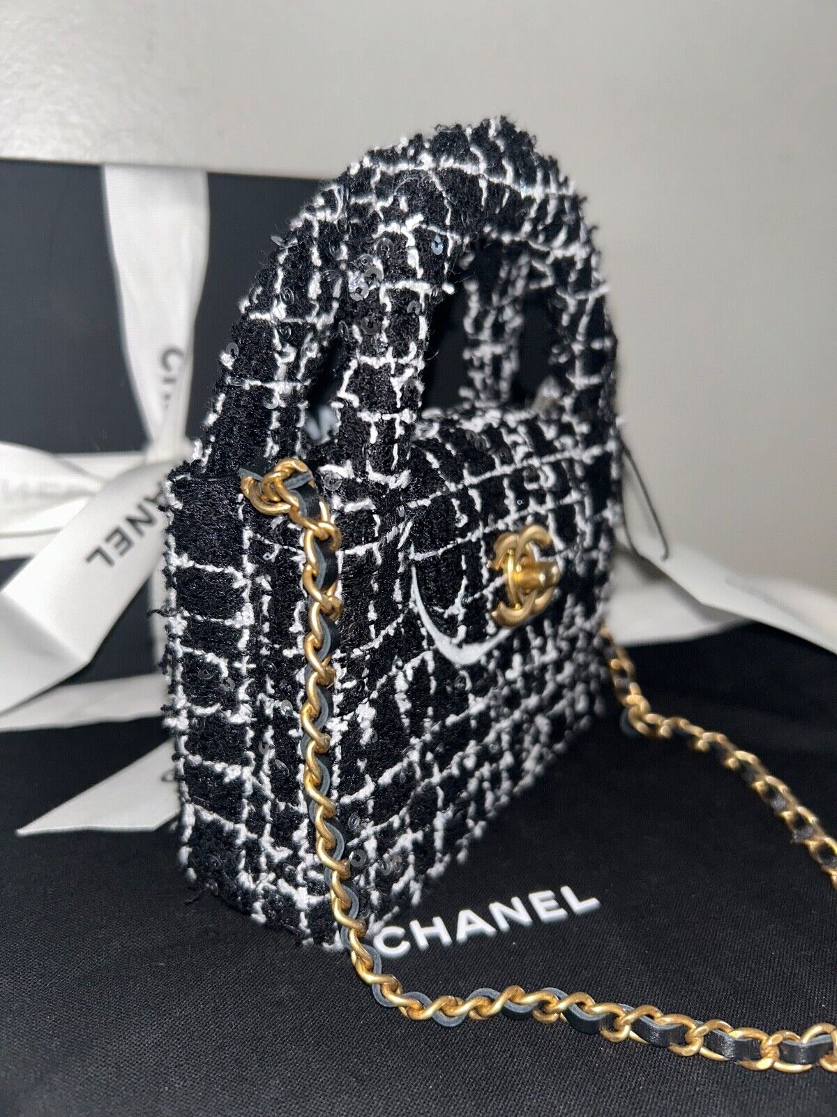 CHANEL 24P Nano Kelly Top Handle Shopper Black/White Sequin & Tweed