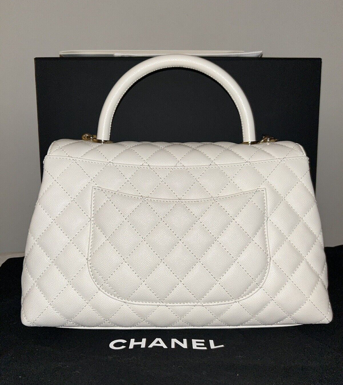 CHANEL 21A Quilted Caviar Coco Handle Flap Bag White/Champagne Gold Hardware